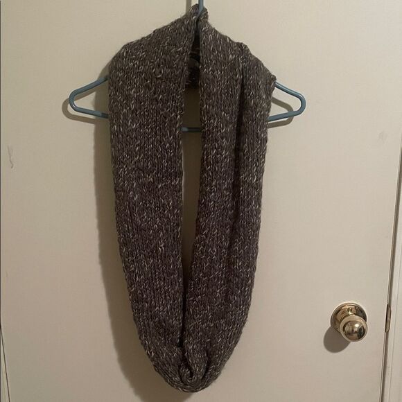 Abercrombie & Fitch Charcoal Knit Wrap - Picture 5 of 5